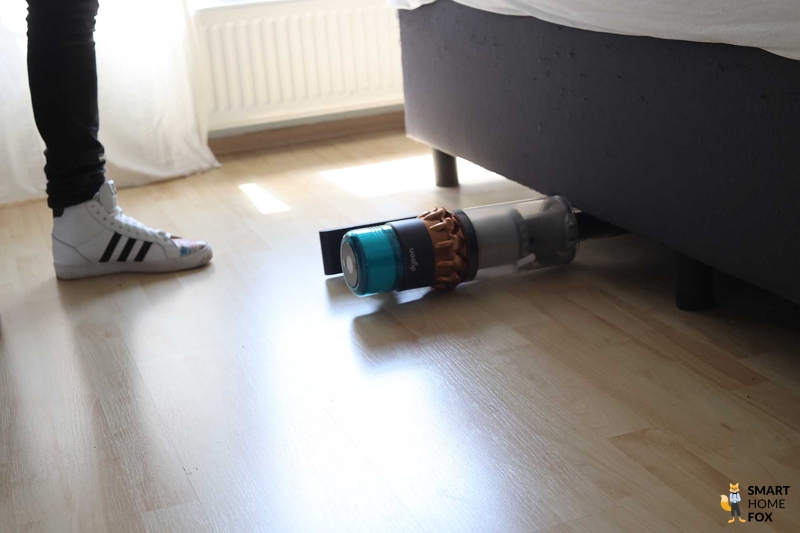 Dyson Gen 5 Detect: под мебелью со стандартной насадкой